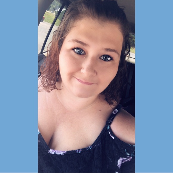 Meet your Posher, Amanda - Picture 1 of 1